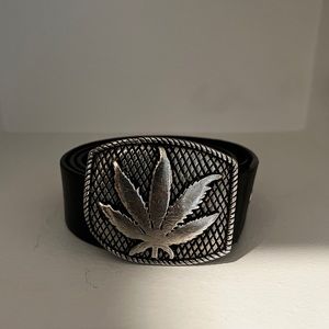 Lucien Pellat Finet - Belt w/Leaf buckle in a silver tone